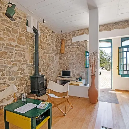 Algarve Charming Rural 1br * Santa Bárbara de Nexe